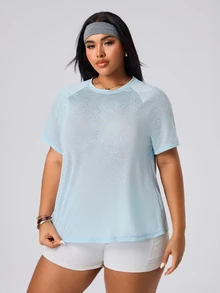 SHEIN Rhythm Era تي شيرت أزرق فاتح بأكمام قصيرة مع تصميم شبكي مرقع متقاطع وأكمام طويلة مع فتحات للإبهام - أزرق فاتح اللون - مشاهدة 5