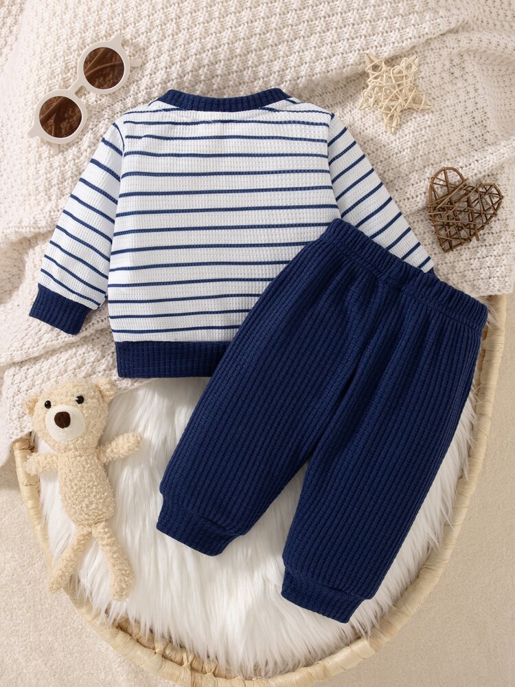SHEIN Playful Pals 0-12 Months Newborn Spring/Autumn Striped Long Sleeve Sweatshirt & Sweatpants 2-Piece Set, Baby Boy Bear Patch Long Sleeve Top & Cuffed Long Pants Outfit - Navy Blue - View 2