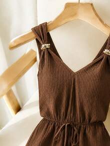 SHEIN Franclia 女款純色金屬裝飾百褶休閒日常連身褲 - 咖啡棕 - 查看 5