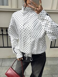 SHEIN PariChic Mantel Motif Polkadot dengan Bahu Longgar dan Tali Serut di Bagian Bawah - Putih - View 10