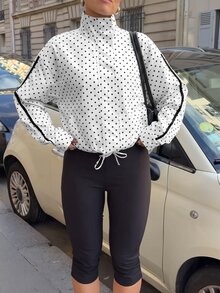 SHEIN PariChic Mantel Motif Polkadot dengan Bahu Longgar dan Tali Serut di Bagian Bawah - Putih - View 6