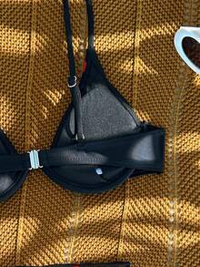 SHEIN Swim 夏日沙灘心形印花鋼圈比基尼套裝，附沙灘裙 - 黑色 - 查看 4