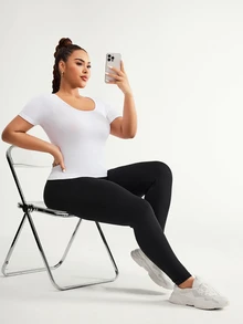 SHEIN Sports Plus Size Seamless Sports Set, Short Sleeve Top And Leggings - Multicolor - View 9