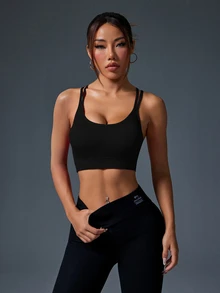Rhythm Era 女款大尺碼無縫交叉露背運動背心，黑色夏季運動曲線健身房運動上衣，內建胸罩，露背瑜伽運動上衣 - 黑色 - 查看 2