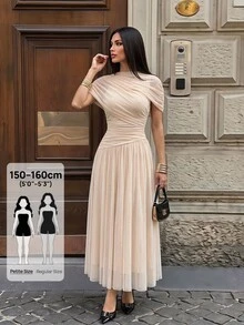 SHEIN PETITE 米色素色圓領短袖修身抓皺喇叭裙，優雅風格，適合婚禮、正式晚宴、約會及賓客穿著 - 杏色 - 查看 1