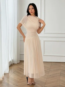 SHEIN PETITE 米色素色圓領短袖修身抓皺喇叭裙，優雅風格，適合婚禮、正式晚宴、約會及賓客穿著 - 杏色 - 查看 9