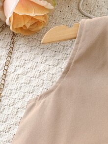 SHEIN 女童 4-7 歲 3 件套西裝背心、長袖上衣與寬腿褲套裝，優雅學院風老錢風春夏秋冬上學派對正式婚禮穿搭 - 卡其色 - 查看 7
