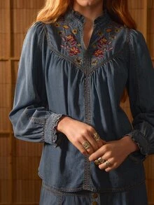 MOTF STUDIO SET ATASAN DAN ROK DENIM LIPITAN BERKERAH BERBENTUK LIPIT DENGAN BORDIR BUNGA DAN HIASAN RUFFLE UNTUK WANITA - Biru - View 4