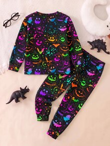 SHEIN 小男孩休閒極簡修身圓領舒適長袖褲子家居服套裝，適合秋冬，貼身修身，多色螢光效果，經典萬聖節南瓜頭圖案印花，適合萬聖節 - 彩色 - 查看 3