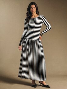 Poéselle 女款開學季彈性針織條紋拼接百褶長洋裝，休閒日常校園通勤辦公室時尚單品 - 黑與白 - 查看 6