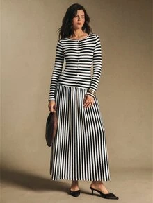 Poéselle 女款開學季彈性針織條紋拼接百褶長洋裝，休閒日常校園通勤辦公室時尚單品 - 黑與白 - 查看 9