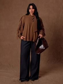 Rustia Blusa de talla grande con cuello de lazo y ribete de volantes - Café integral - Ver 6