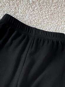 Souflis Souflis 2件組女嬰春秋米色與黑色韓式甜美風橫條紋紋理黑色天鵝絨蝴蝶結圓領長袖上衣與純色直筒長褲套裝，寬鬆休閒版型，適合日常外出、戶外散步、生日派對、拍照、家庭聚會 - 黑與白 - 查看 7