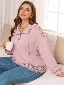 EMERY ROSE بلوزة رياضية بغطاء رأس من الدانتيل بتصميم رقعات للنساء مقاس كبير - أرجواني مغبر - مشاهدة 2