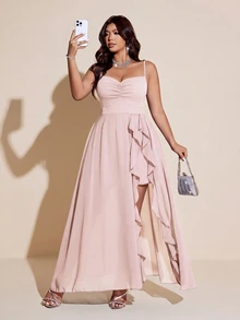 Viva Relle 大尺碼女款春夏季優雅浪漫派對婚禮賓客輕盈洋裝伴娘禮服細肩帶平口收腰雪紡飄逸荷葉邊高衩洋裝 - 粉色 - 查看 1