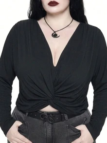 ROMWE Goth Casual Versatile Deep V-Neck Loose Fit Plus Size Women's Batwing Sleeve T-Shirt - Black - View 2