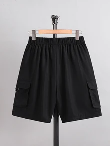 SHEIN 青少年男童休闲日常舒适贴袋宽松纯色梭织短裤，适合春夏穿着，日常穿着、运动、郊游、上学、聚会、节日、拍照等场合。 - 黑色 - 查看 7