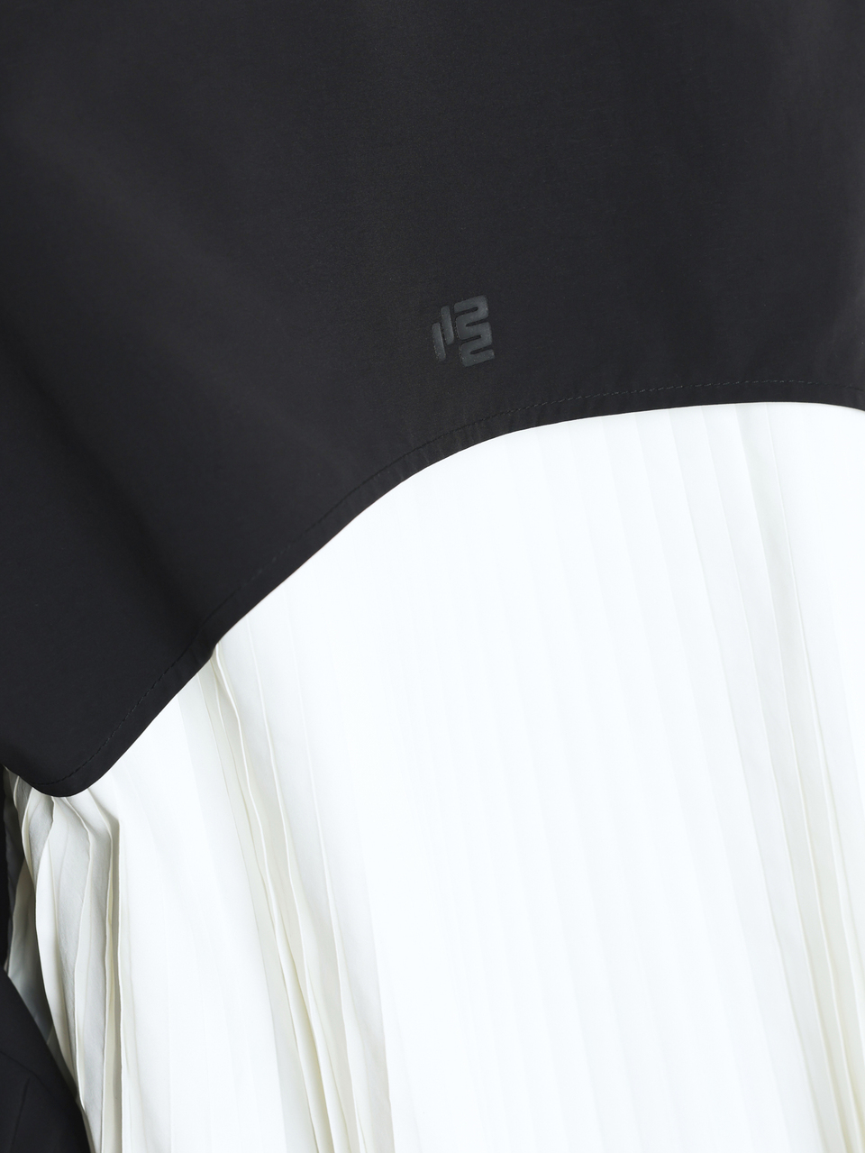 11SKNDS Cropped Zip-Up Jacket With Pleated Back Panel, Mock Collar, Long Sleeve, Boxy Fit, Spring Holiday Layering Piece