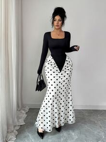 SHEIN Elenzya 新款女款方領長袖百褶下擺印花撞色設計針織面料聚會晚宴修身收腰長洋裝 - 黑與白 - 查看 5