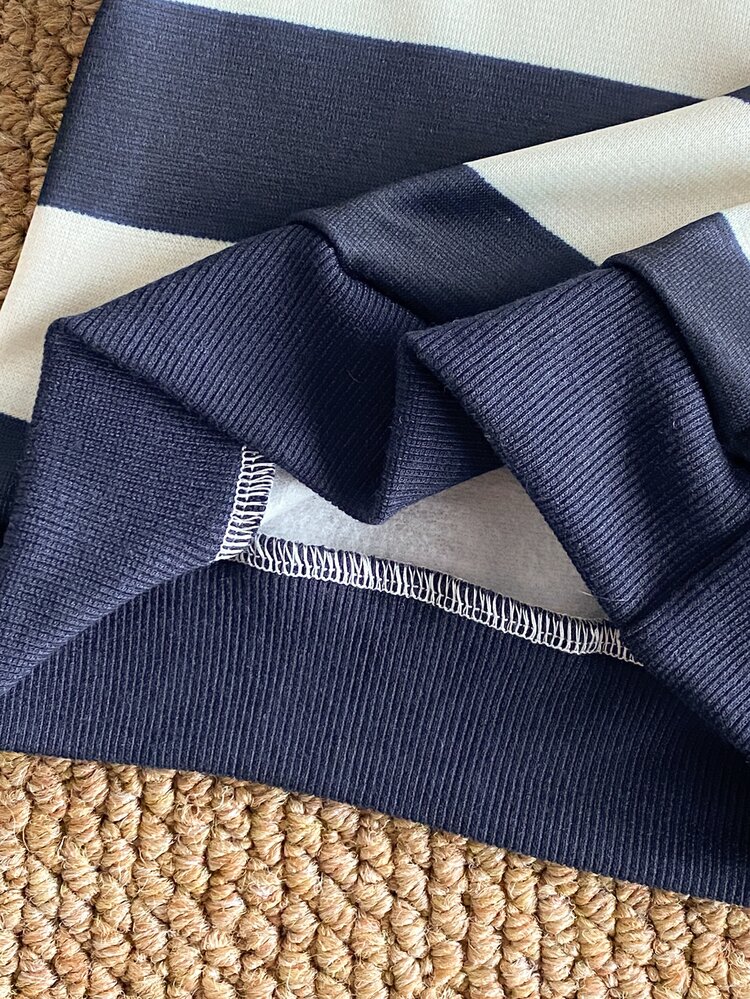 SHEIN Playful Pals 2pcs/Set Infant Baby Boy Navy And White Colorblock Striped Long Sleeve Top With Cute Bear Graphic Solid Pants Autumn Casual Family Matching Outfit - Blue - View 6