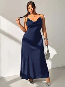 GalTyme 海军蓝加大码女士深V领吊带连衣裙 - 藏蓝色 - 查看 5