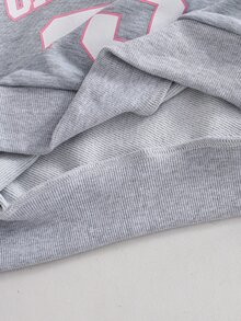 SHEIN 青少年女孩 T-Shirt 套裝，灰色套裝，粉色條紋領拼接灰色字母印花上衣搭配灰色字母長褲，秋冬休閒款，圓領 - 灰色 - 查看 6