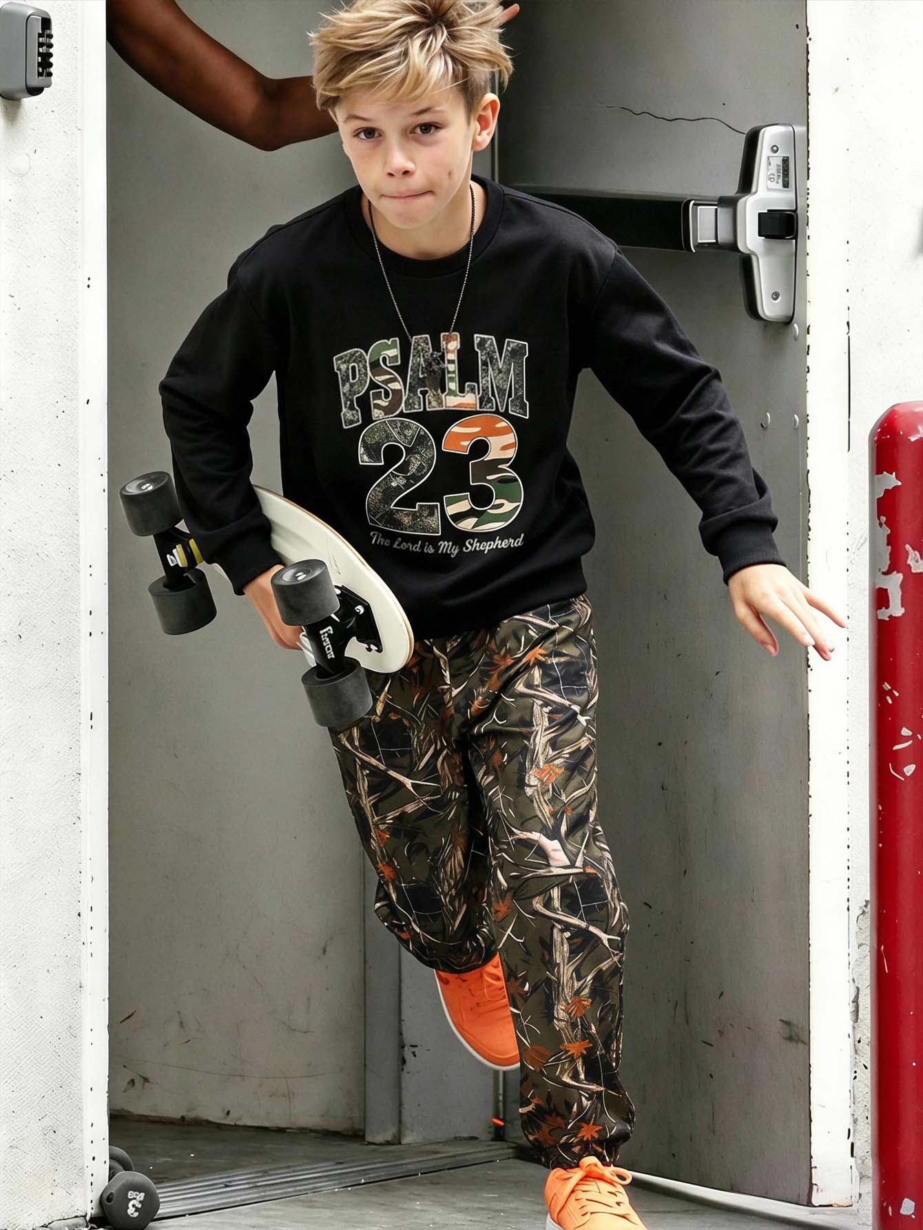 SHEIN Coolqubz 青少年男孩連帽衫與運動衫套裝 - 軍綠色 - 查看 1