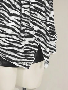 SHEIN ICON Camiseta de tirantes de mujer para verano con cuello halter, estampado de cebra y volantes en el bajo - Blanco y Negro - Ver 8