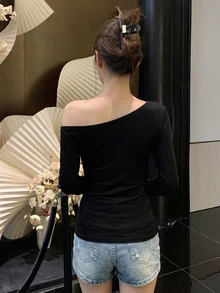 DAZY Solid Color Lace Trim Asymmetric Collar Fitted T-Shirt - Black - View 6