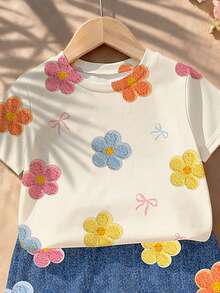 SHEIN 两件套，适合4-7岁女童，甜美活泼/清新森林风，天鹅绒花卉+蝴蝶结印花+蓝色纹理短袖上衣+短裤套装，轻盈可爱吸睛两件套，适合日常穿着、上学、生日派对、儿童节、春夏秋季穿着。 - 彩色 - 查看 3