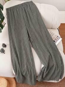 SHEIN Frenchy 大码女式春夏新款条纹沙滩短裤，适合情人节等场合，通勤时尚，条纹阔腿裤带口袋。沙滩度假/大学生度假风邮轮女式夏季宽松裤/宽松裤，大码女式休闲裤。 - 黑與白 - 查看 3