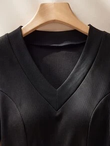 Rusticease Middle-Aged Women V-Neck Casual Versatile Daily Wear T-Shirt - Black - View 4