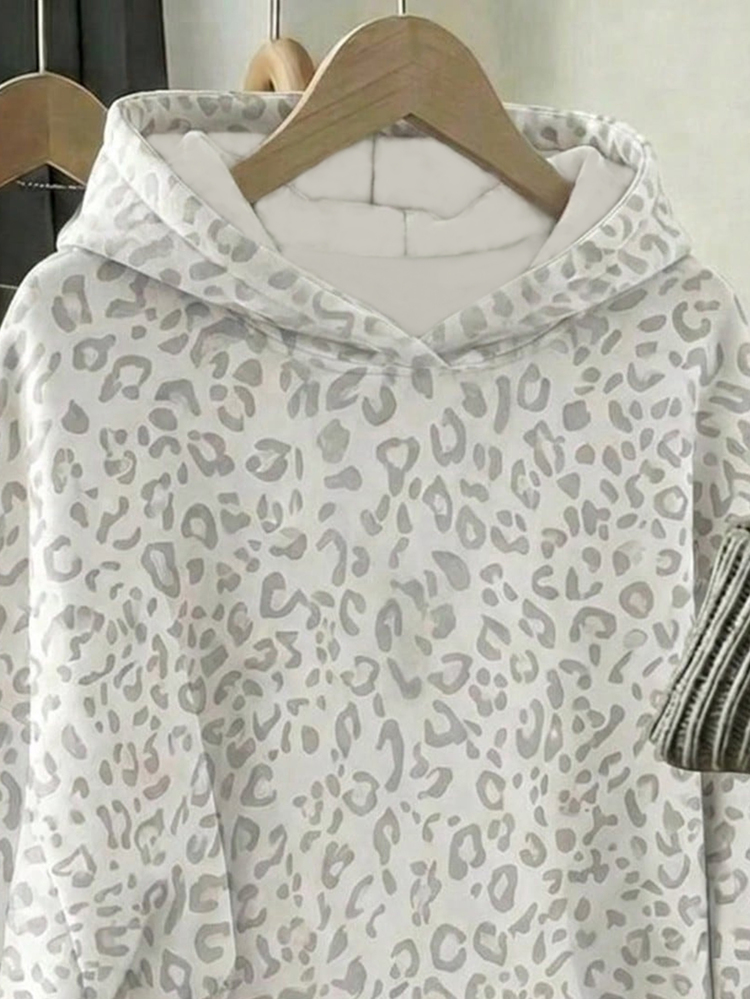 SHEIN Preppy Vintage White Leopard Print, Tween Girl Casual Minimalist Loose Round Neck Comfortable Long Sleeve Sweatshirt Suitable For Autumn/Winter, Suitable For Daily Commute, Outing, Gathering, Autumn/Winter/Summer, Christmas, New Year, Thanksgiving, Party, Wedding, Beach, Graduation Ceremony, Fashion, Elegant, Casual, Outing, Outing, Appointment, Commute, Shiny, Valentine's Day, Elegant, Vacation, Casual, Y2K, Outing, Graduation Ceremony And Other Occasions - Multicolor - View 3