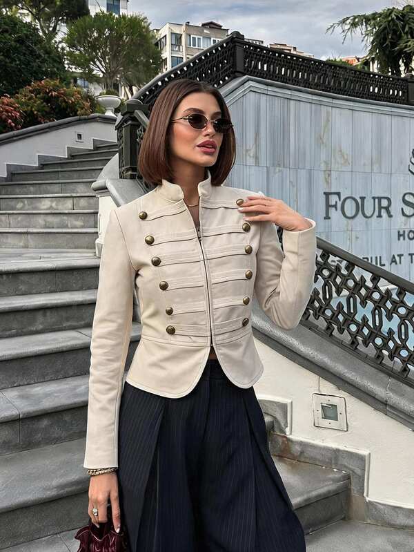Lavishia Chaqueta de mujer de corte slim con cremallera delantera estilo Napoleón/militar en color caqui claro, atuendo de verano, para exteriores, concierto de música country, top de verano