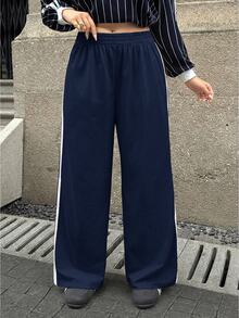 SHEIN EZwear 大码女式休闲藏蓝色侧条纹裤，简约时尚，适合日常休闲穿着、毕业季、返校季、毕业典礼、女教师着装等场合。宽松运动裤，阔腿运动裤，条纹运动裤，藏蓝色运动裤。 - 藏蓝色 - 查看 8