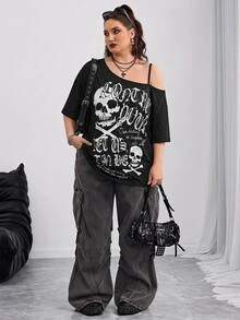 SHEIN CURVE+ Plus Skull & Slogan Graphic Asymmetrical Neck Tee - Hitam - View 5