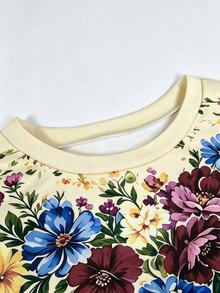Selamara Women Plus Size Fleece Lined Vintage Floral Print Crewneck Sweatshirt, Boho Loose LongSleeve Pullover - Beige - View 3