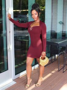Steph T New Elegant Party Cocktail Dress, Burgundy Color With Metal Decor, Fitted Silhouette, Suitable For Christmas And Formal Occasions - Burgundy - View 5