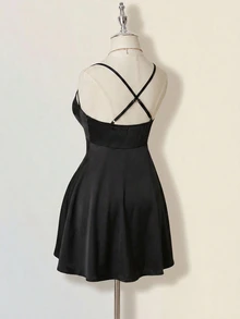 SHEIN ICON 纯色极简性感交叉露背A字迷你连衣裙 - 黑色 - 查看 8