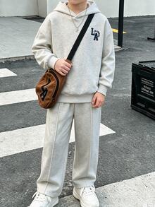 SHEIN Little Byeori 2件組兒童青少年男孩休閒極簡運動韓風字母圖案灰色連帽套頭長袖衛衣與長褲套裝，適合通勤、上學、日常休閒、度假、旅行、運動，秋冬款 - 灰色 - 查看 6