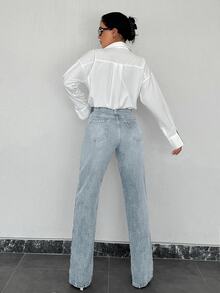 SHEIN جينز مستقيم بخصر عالي مقاس كبير، أزرق فاتح مغسول، بأسلوب تقليدي كاجوال، بأزرار أمامية وحافة مشقوقة، مناسب للمناسبات الرسمية وليالي المواعدة والصيف - أزرق فاتح - مشاهدة 2