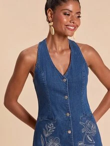 Travachic 女款優雅法式復古休閒花卉刺繡掛脖牛仔洋裝，性感露背白色與藍色花卉鈕扣開襟迷你洋裝，秋季度假 - 藍色 - 查看 6