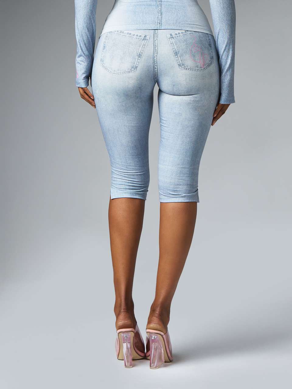 BABYPHAT Light Wash High Rise Skinny Capri Jeans With Side Split Hem Pink Logo Embroidery And Patch Pockets Summer Casual Style