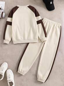 SHEIN Coolqubz 青少年男孩 2件/套 星星圖案袖子拼色運動衫與運動長褲套裝，大男孩休閒運動風運動服，秋季穿搭 - 卡其色 - 查看 2