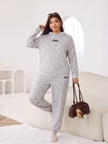 Solflare 大尺碼豹紋連帽上衣與長褲兩件套 - 彩色 - 查看 5