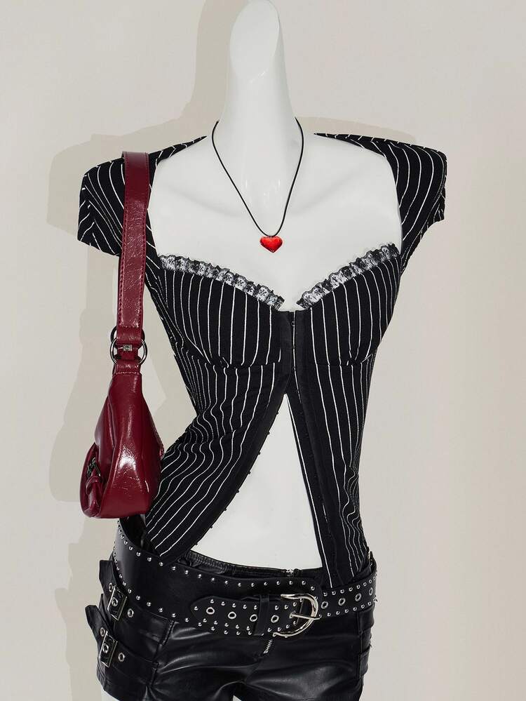 SHEIN ICON Camiseta ajustada de verano informal con abertura delantera, rayas y ribete de encaje - Negro - Añade 2