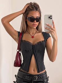 SHEIN ICON 夏季休闲前开条纹蕾丝边修身 T 恤 - 黑色 - 查看 1