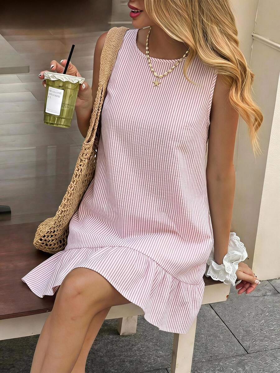 SHEIN LUNE 蓝白条纹荷叶边下摆无袖圆领女式迷你连衣裙 - 淺粉色 - 查看 1