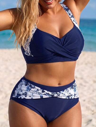 Swim Lushoire طقم نسائي مقاس كبير من قطعتين باللون الأزرق الداكن مع طباعة زهور، توب بياقة على شكل حرف V وبنطلون بخصر عالي مع حزام مطبوع، إطلالة صيفية أنيقة للسفر والشاطئ والحفلات بطابع سماوي