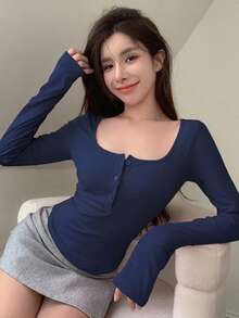DAZY 纯色纽扣前开襟修身T恤，秋季学院风长袖女式上衣，可爱上衣 - 藏蓝色 - 查看 4
